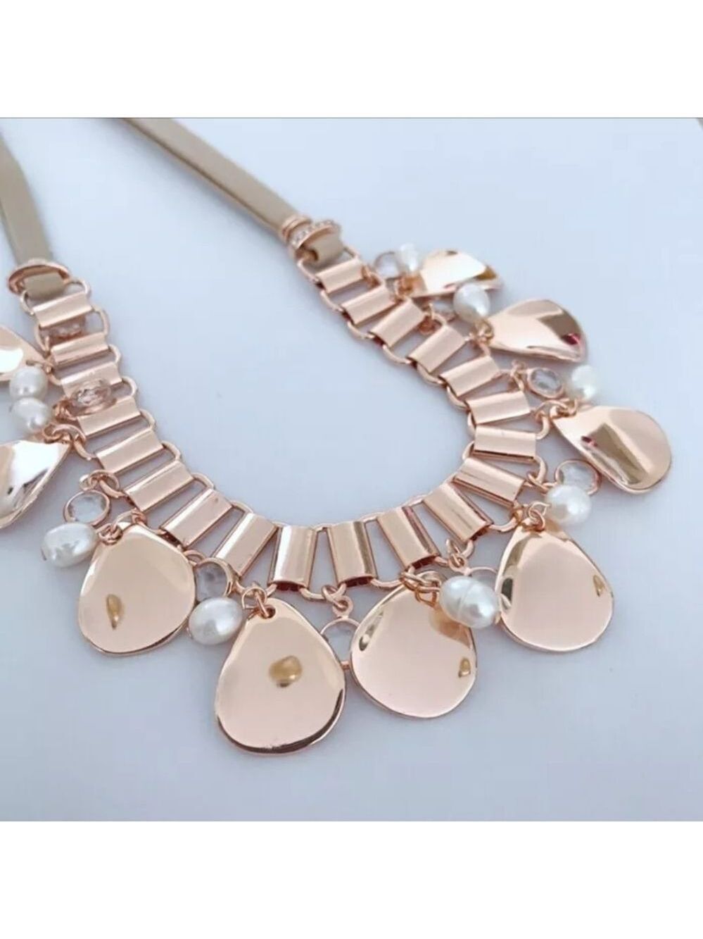 WHITE HOUSE BLACK MARKET ROSE GOLD TONE LEATHER CORD PEARLS 16"-20" NECKLACE NWT